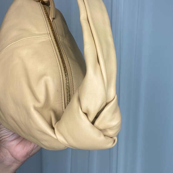 Bottega Veneta double knot - Picture 9 of 13